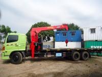 UNIC CRANE